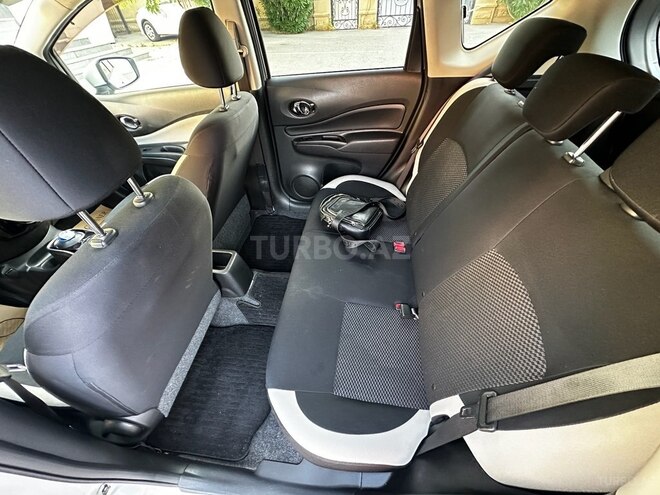 Nissan Note-7