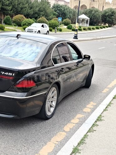 BMW 745-9