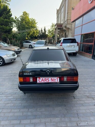 Mercedes E 200 1990, 247,000 km - 2.0 l - Sumqayıt