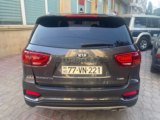 Kia Sorento-8