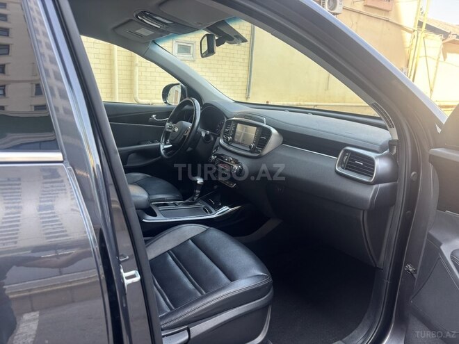 Kia Sorento-13