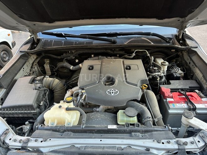 Toyota Hilux 2016, 176,000 km - 2.4 l - Bakı