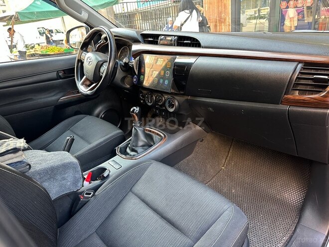 Toyota Hilux 2016, 176,000 km - 2.4 l - Bakı