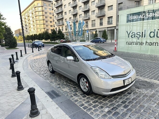 Toyota Prius-2
