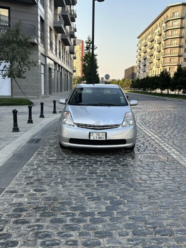 Toyota Prius-5