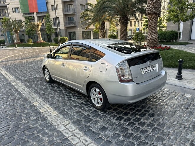 Toyota Prius-4