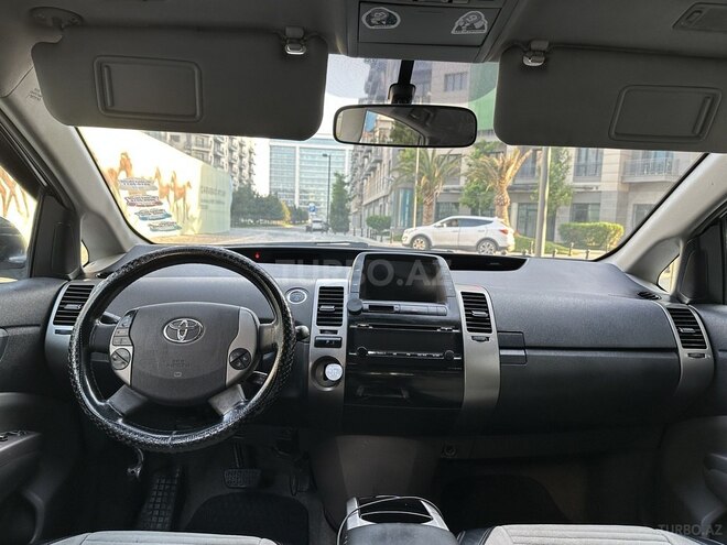 Toyota Prius-7