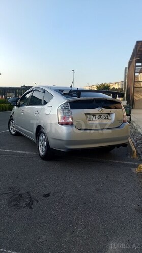 Toyota Prius-8