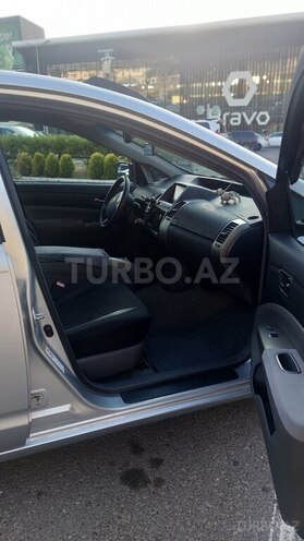 Toyota Prius-14