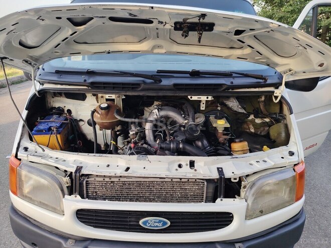 Ford Transit-3