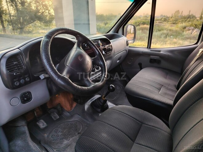 Ford Transit-6