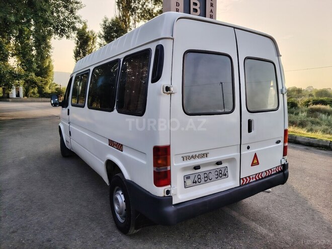 Ford Transit-9