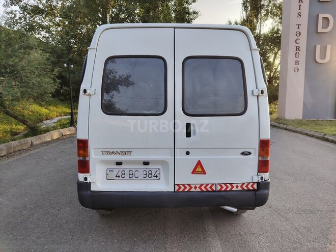 Ford Transit-8