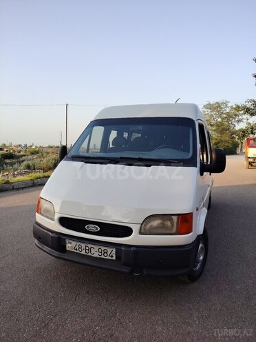 Ford Transit-13