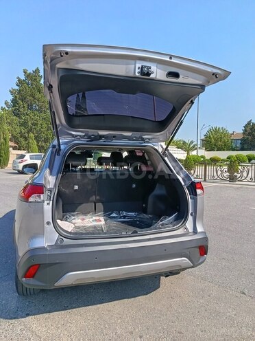 Toyota Corolla Cross 2024, 11,000 km - 2.0 л - Bakı