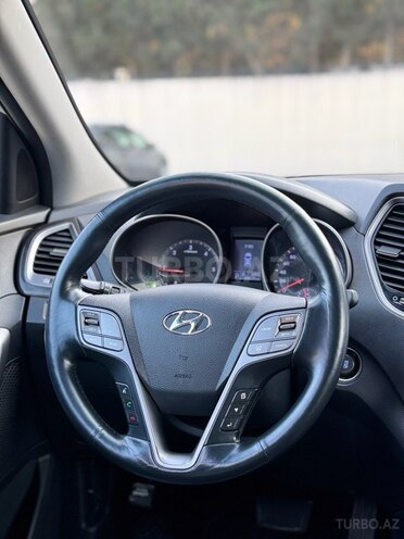 Hyundai Santa Fe-12
