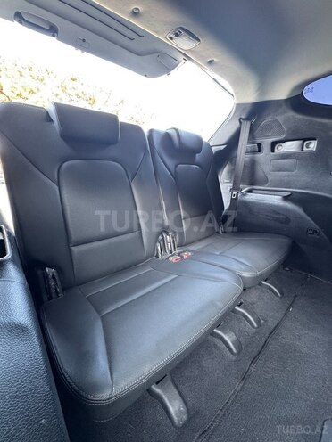 Hyundai Santa Fe-13