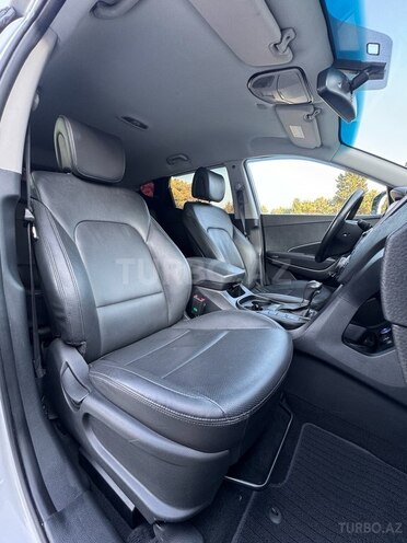 Hyundai Santa Fe-14