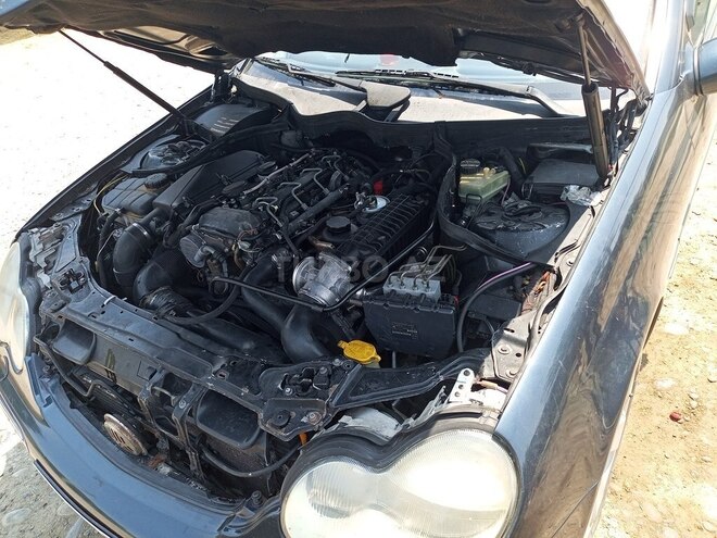 Mercedes C 220 d 2001, 350,000 km - 2.2 l - İmişli