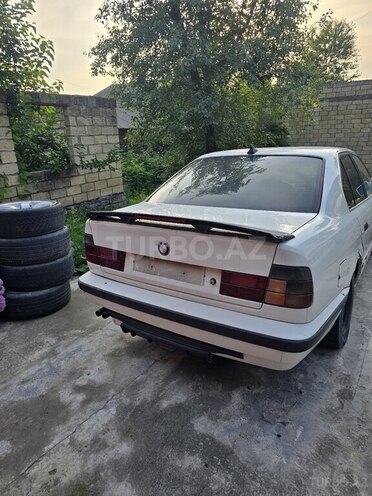 BMW 520 1992, 300,000 km - 2.0 л - Qəbələ
