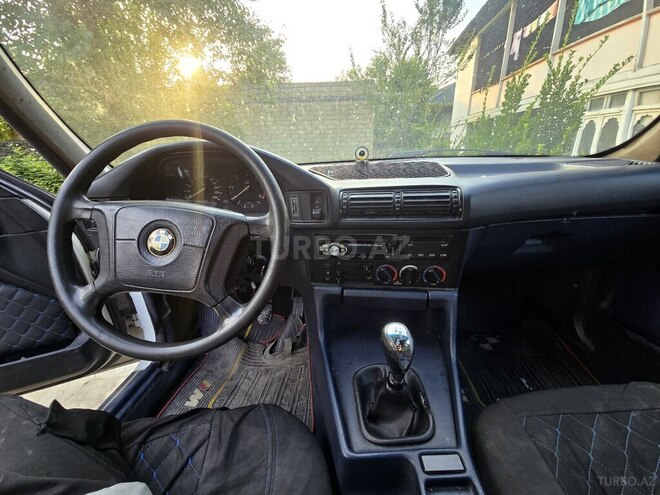 BMW 520 1992, 300,000 km - 2.0 л - Qəbələ