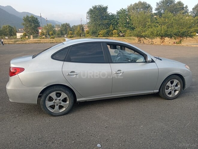 Hyundai Elantra 2010, 418,193 km - 2.0 l - Qəbələ