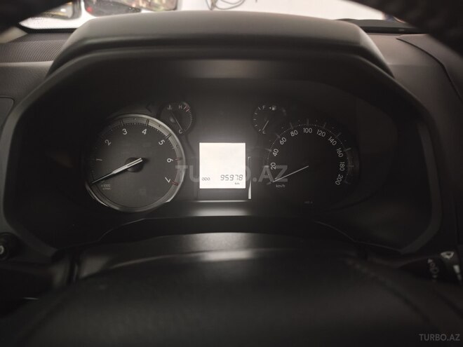 Toyota Land Cruiser Prado-19