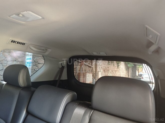 Toyota Land Cruiser Prado-16