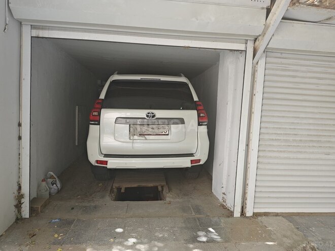 Toyota Land Cruiser Prado-9