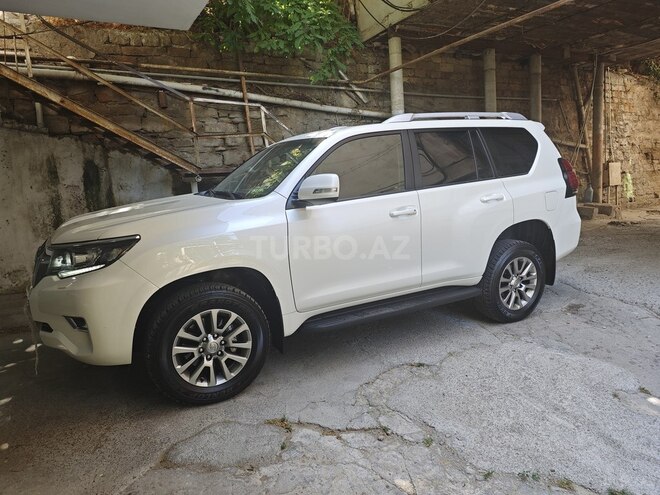Toyota Land Cruiser Prado-5