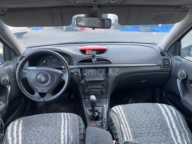 Renault Laguna-5