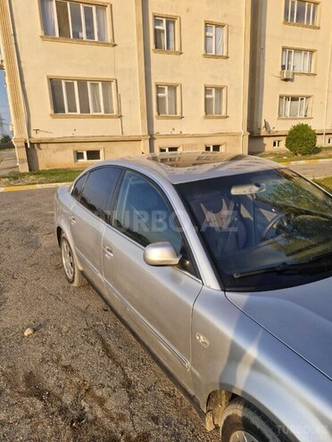 Volkswagen Passat 2002, 323,000 km - 2.0 л - Sumqayıt