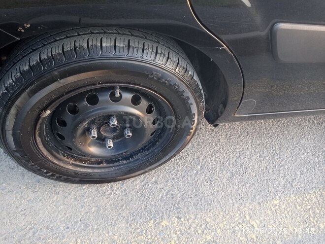 Kia Rio 2008, 201,557 km - 1.4 l - Yevlax