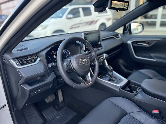 Toyota RAV4-6