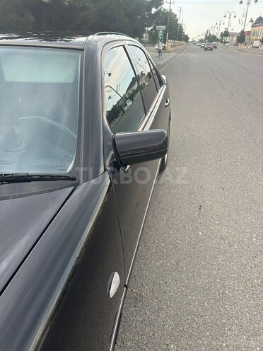 Mercedes E 240 1998, 251,000 km - 2.4 l - Quba