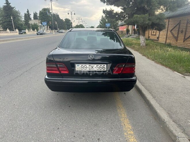Mercedes E 240 1998, 251,000 km - 2.4 l - Quba