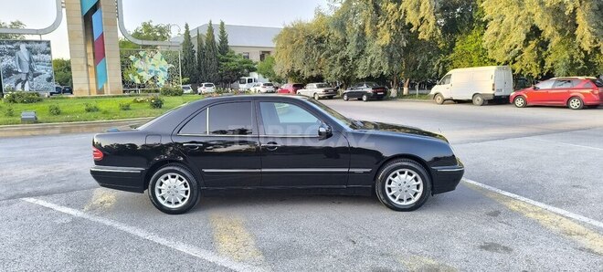 Mercedes E 280 2000, 395,000 km - 2.8 l - Sumqayıt