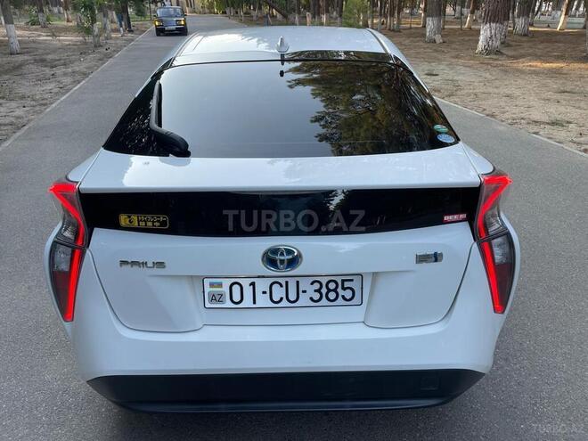 Toyota Prius-14