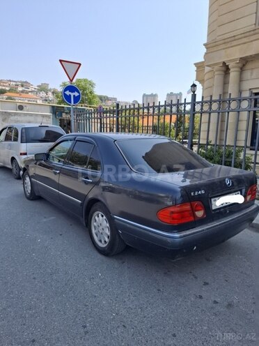 Mercedes E 240 1998, 240,000 km - 2.4 l - Bakı