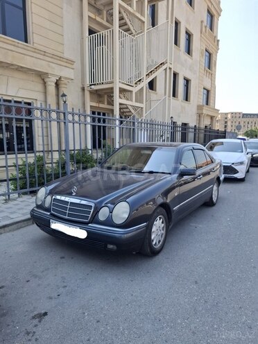 Mercedes E 240 1998, 240,000 km - 2.4 l - Bakı