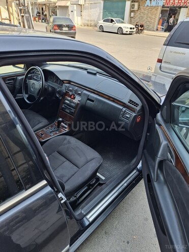 Mercedes E 240 1998, 240,000 km - 2.4 l - Bakı