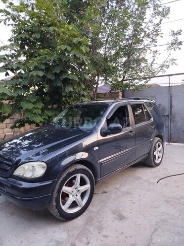 Mercedes ML 320 1998, 380,000 km - 3.2 l - Qusar