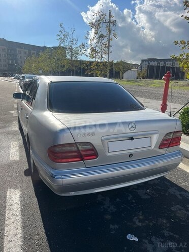 Mercedes E 240 2000, 366,000 km - 2.6 l - Bakı