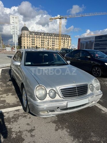 Mercedes E 240 2000, 366,000 km - 2.6 l - Bakı