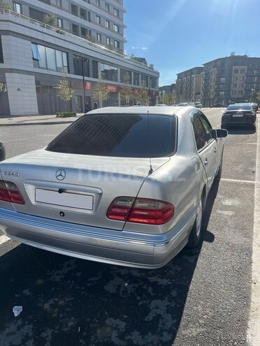 Mercedes E 240 2000, 366,000 km - 2.6 l - Bakı