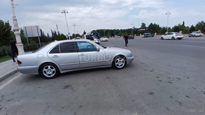 Mercedes E 220 d 1998, 350,000 km - 2.2 l - Bərdə