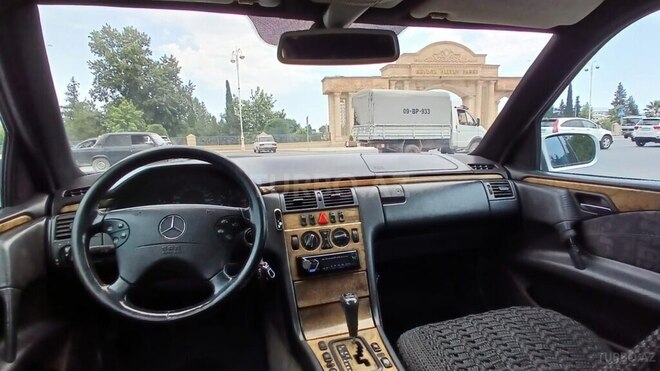 Mercedes E 220 d 1998, 350,000 km - 2.2 l - Bərdə