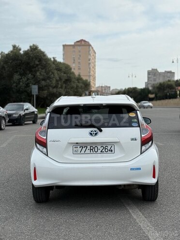 Toyota Aqua 2018, 130,000 km - 1.5 l - Bakı