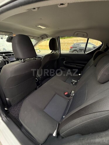 Toyota Aqua 2018, 130,000 km - 1.5 l - Bakı