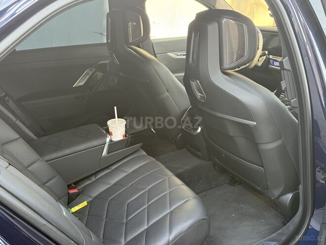 BMW i7 2023, 8,800 km - 0.0 l - Bakı